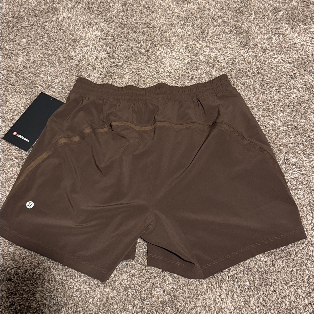 Lululemon Short 5” *Linerless - Picture 4 of 6
